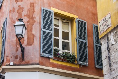 Güzel, Fransa, üzerinde 13 Mart 2015. Eski şehrin Provencal tarzı tipik mimari detaylar