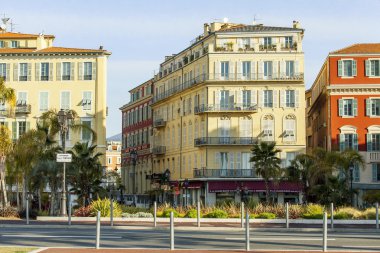 Güzel, Fransa, üzerinde 13 Mart 2015. Bahar öğleden sonra tipik şehir manzarası