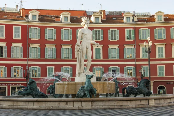 Ницца, Франция, 7 марта 2015 года. Город пейзаж. Архитектурный комплекс площади Массен — стоковое фото