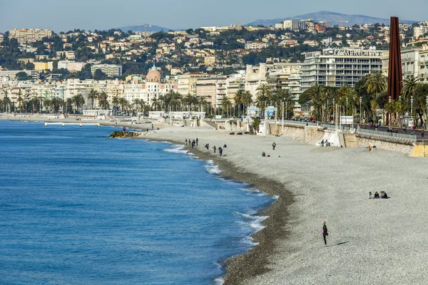 Niza, Francia, 13 de marzo de 2015. La vista superior en Promenade des Anglais, uno de los terraplenes más bellos de Europa — Foto de Stock