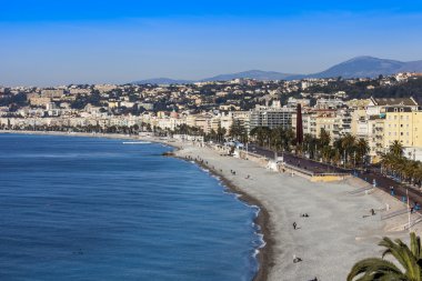 Güzel, Fransa, 7 Mart 2015 tarihinde. Bir plaj ve Promenade des Anglais üzerinde Üstten Görünüm.