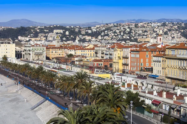 Nice, France, le 7 mars 2015. La vue sur la vieille ville depuis la colline de Shatto — Photo