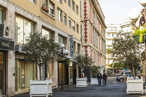 Niza, Francia, 7 de marzo de 2015. Paisaje típico de la ciudad en la tarde de primavera — Foto de Stock