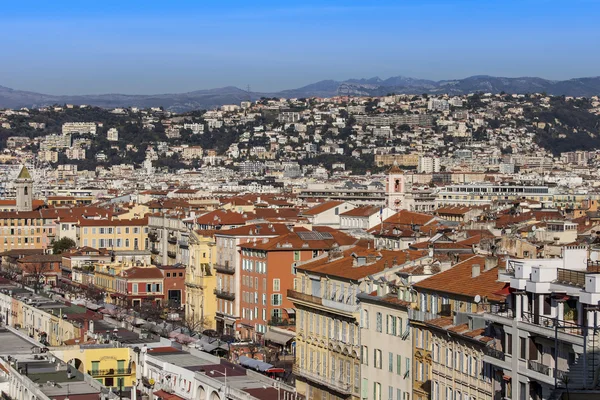 Nice, Frankrijk, op 7 maart 2015. Het bovenaanzicht op de oude stad van Shatto van hill — Stockfoto