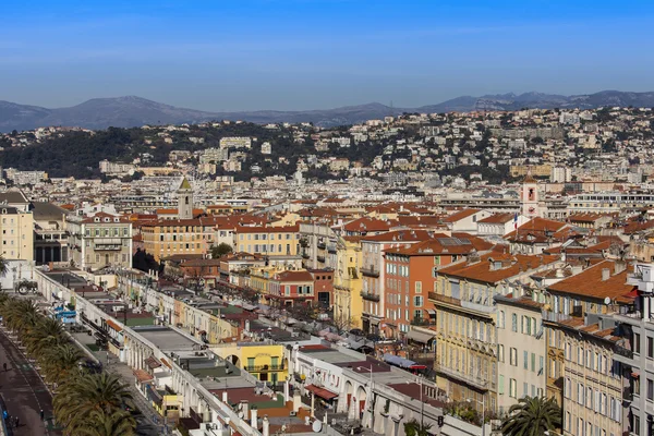 Nice, Francia, il 13 marzo 2015. La vista dall'alto sulla città vecchia dalla collina di Shatto — Foto Stock