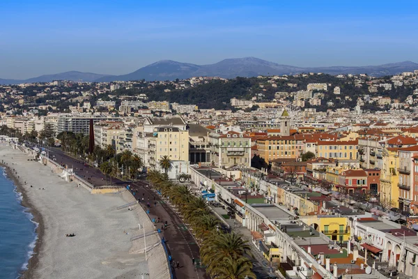 Nice, France, on March 7, 2015. The top view on a beach and Promenade des Anglais. — Stock Photo, Image