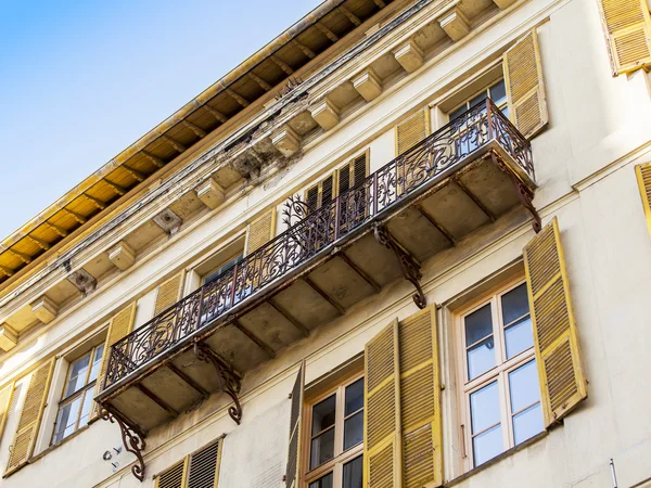 Nice, France, on March 7, 2015. Typical architectural details of historical building — Stock Photo, Image