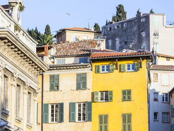 Nice, Francia, il 7 marzo 2015. La città vecchia, dettagli architettonici tipici in stile provenzale — Foto Stock