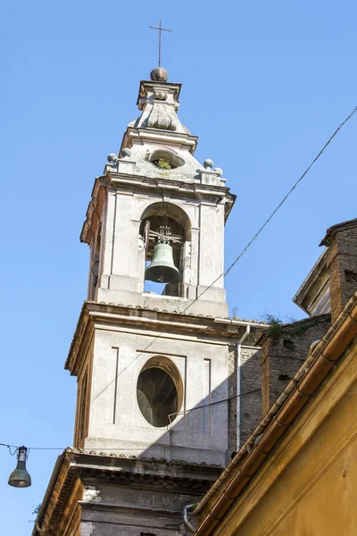 Roma, Itália, em 6 de março de 2015. Detalhes arquitetônicos de uma antiga catedral católica — Fotografia de Stock