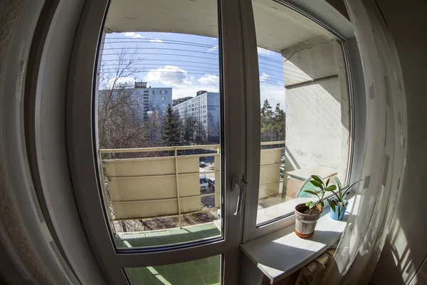 Pushkino, Russia, on April 10, 2015. A view from the window to the apartment in the house of mass building on the inhabited residential district — Stock Photo, Image