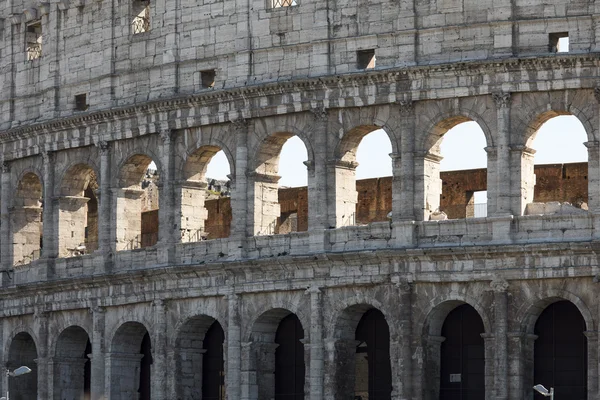 Roma, Italia, 6 de marzo de 2015. Fragmento de coliseo. El Coliseo - uno de los principales monumentos de la ciudad —  Fotos de Stock