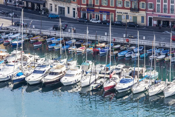 Nice, Frankreich, am 7. März 2015. der Blick von oben auf den Stadthafen von nice. — Stockfoto