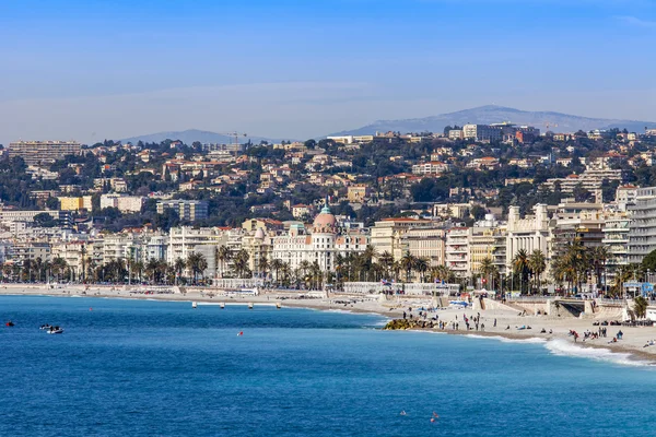 Nice, Francia, il 13 marzo 2015. La vista dall'alto sulla Promenade des Anglais, uno degli argini più belli d'Europa — Foto Stock