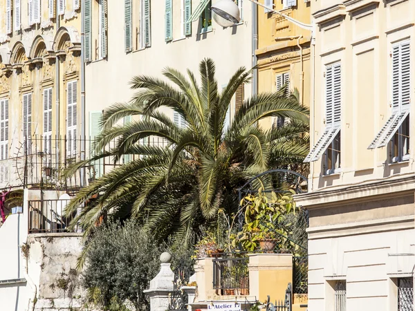 Nice, Francja, na 13 marca 2015. Stare Miasto, typowe szczegóły architektoniczne w stylu prowansalskim — Zdjęcie stockowe