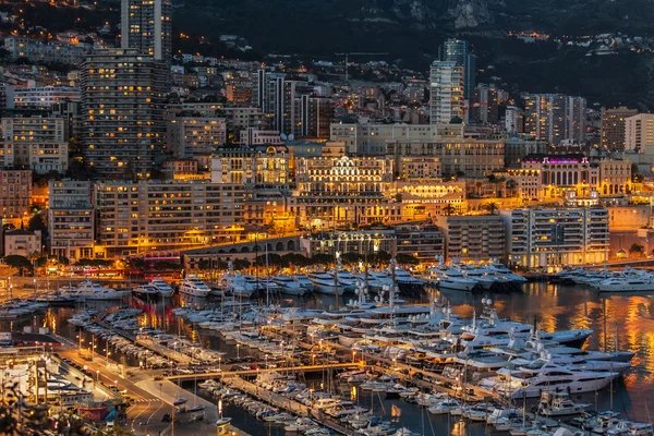 Monaco, Fransa, üzerinde 8 Mart 2015. Bağlantı noktası ve Binalar gece Üstten Görünüm — Stok fotoğraf