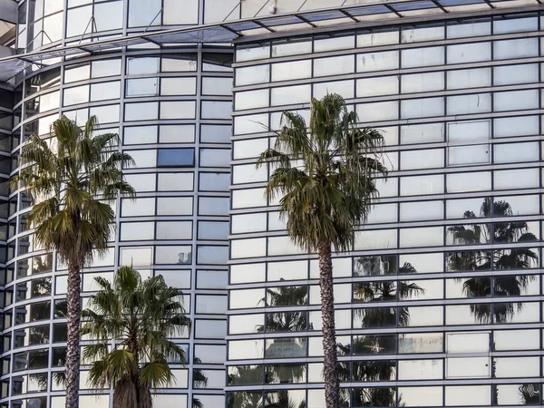 Nice, France, on March 9, 2015. Modern architecture. Fragment of a facade office зданияв area Arenas — Stok fotoğraf