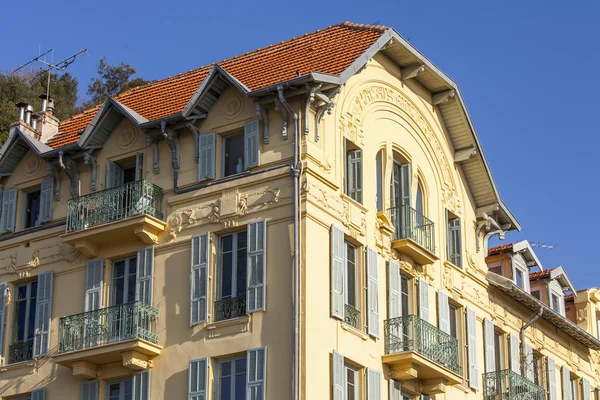 Nice, Frankrijk, op 11 maart 2015. Centrum, typische architectonische details in Provençaalse stijl — Stockfoto