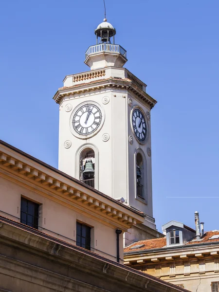 Niza, Francia, 10 de marzo de 2015. Arquitectura típica de edificios de la ciudad en la parte histórica de la ciudad — Foto de Stock