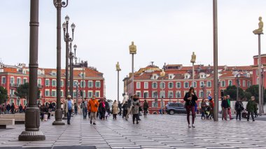 Güzel, 10 Mart 2015 tarihinde Fransa. Şehir manzarası. Massena Square mimari kompleks akşam