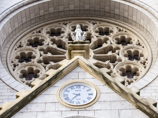 Nice, França, em 11 de março de 2015. Detalhes arquitetônicos de uma cidade Catedral — Fotografia de Stock