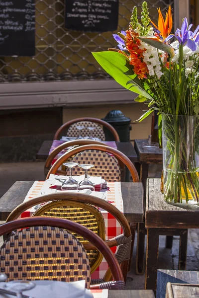Nice, Francja, na 7 marca 2015. Małe tablice letniej kawiarni na starym mieście — Zdjęcie stockowe