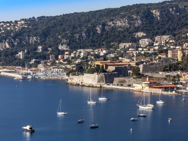 Vilfransh, Fransa, 10 Mart 2015 tarihinde. Üstten bakış doğum Nice banliyösünde. Dolgu ve eski şehir