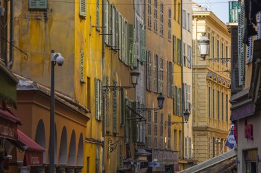 Güzel, Fransa, 11 Mart 2015 tarihinde. Eski şehrin dar sokak