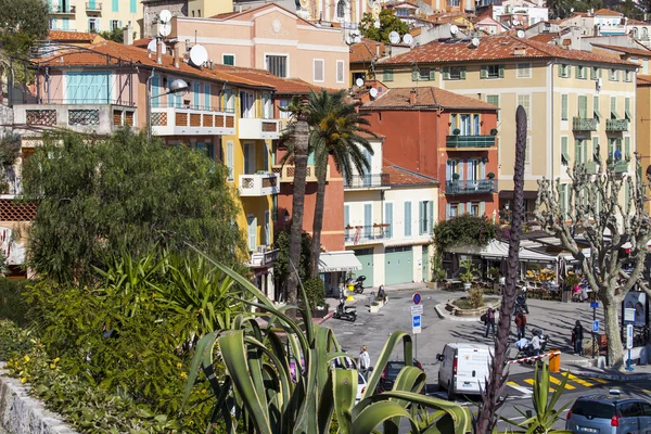 Vilfransh Sur Mer, France, on March 10, 2015. Typical urban view. Vilfransh Sur Mer - the suburb of Nice, one of popular resorts of French riviera — Stock Photo, Image