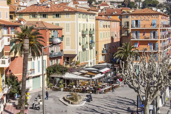 Vilfransh Sur Mer, Frankrijk, op 10 maart 2015. Typisch stedelijke weergave. Vilfransh Sur Mer - de voorstad van Nice, een van de populaire resorts van Franse riviera — Stockfoto