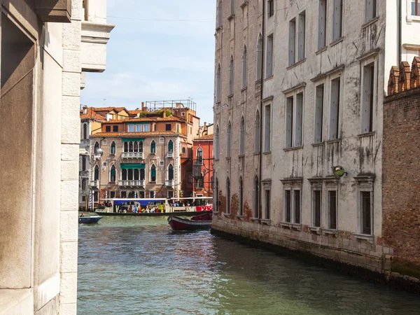 Wenecja, Włochy - na 30 kwietnia 2015 roku. Typowy widok miejski — Zdjęcie stockowe