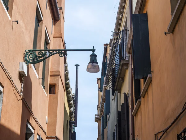 VENISE, ITALIE - le 30 AVRIL 2015. Un fragment du bâtiment typique — Photo