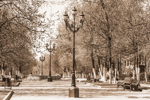 Pushkino, russland - am 7. Mai 2015. Stadtlandschaft am Frühlingnachmittag. — Stockfoto