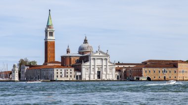 Venice, İtalya - 29 Nisan 2015 tarihinde. San Giorgio'nın Adası ve katedral manzarası. Venedik lagoon