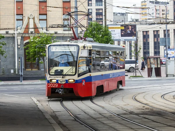 MOSCOW, RUSSIA, on MAY 24, 2015. The tram goes on the brisk street — Stock Photo, Image