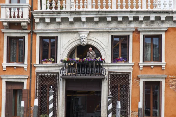 Venedig, Italien - den 30 April 2015. Arkitektoniska detaljer — Stockfoto