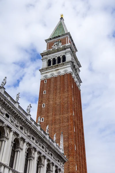 VENICE, ITALY - on APRIL 29, 2015. Kampanilla San-Marko on San-Marko Square. Architectural details — Stock Photo, Image