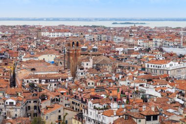 Venice, İtalya - 30 Nisan 2015 tarihinde. Şehir Adası tarafında Üstten Görünüm
