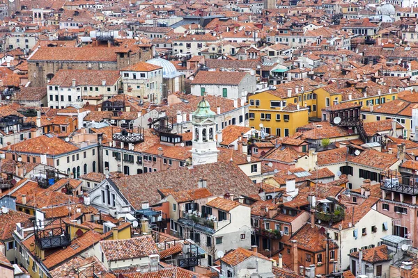 VENICE, ITÁLIA - em 30 de abril de 2015. A vista superior na parte da ilha da cidade — Fotografia de Stock