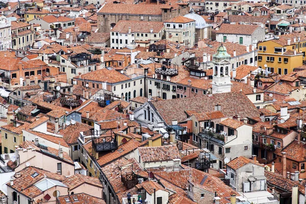 VENICE, ITÁLIA - em 30 de abril de 2015. A vista superior na parte da ilha da cidade — Fotografia de Stock