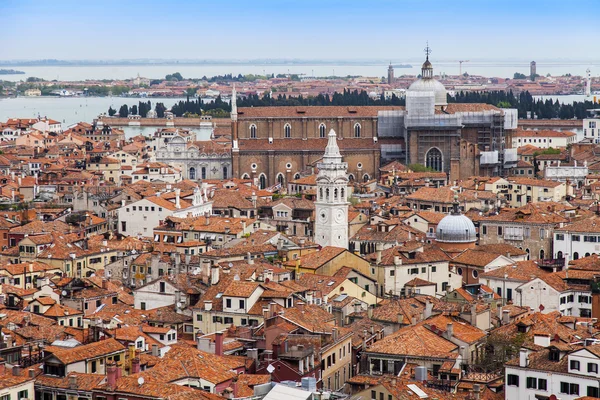 Venedig, Italien - den 30 April 2015. Ovanifrån på ön del av staden — Stockfoto