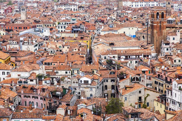 Venedig, Italien - den 30 April 2015. Ovanifrån på ön del av staden — Stockfoto