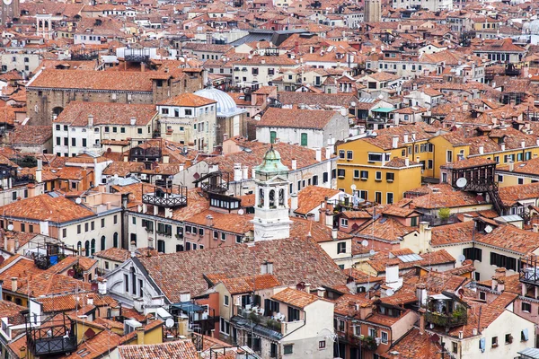 Venice, Italië - op 30 April 2015. Het bovenaanzicht op eiland deel van de stad — Stockfoto
