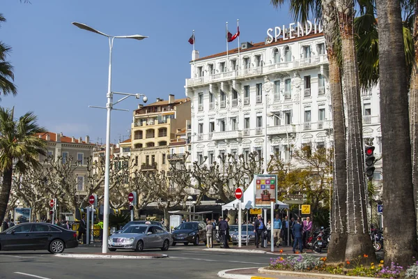 CANNES, FRANCE, on MARCH 12, 2015. Typical city landscape. Sunny spring day — Stock Photo, Image