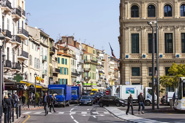 Cannes, FRANÇA, em 12 de março de 2015. Paisagem urbana típica . — Fotografia de Stock