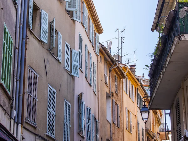 Cannes, Francie, na 12 březnu 2015. Podrobnosti o domech, charakteristické pro oblast — Stock fotografie