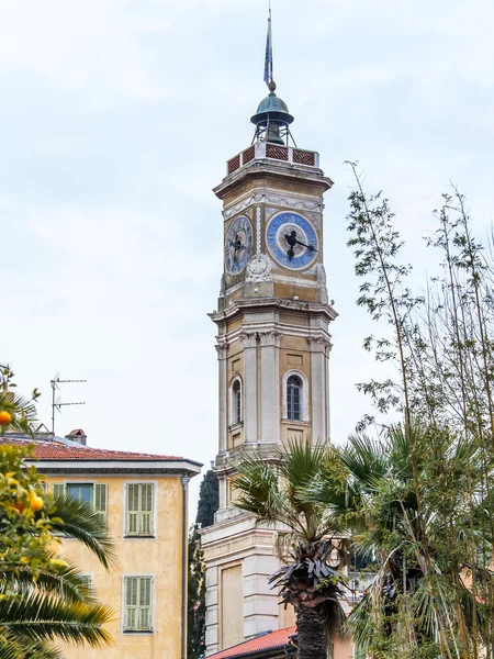 Nice, Francia, il 10 marzo 2015. Dettagli architettonici degli edifici tipici della città nel centro storico della città — Foto Stock