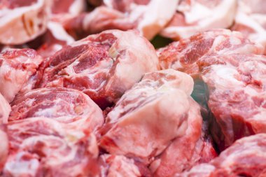 Et kasap bir sayaçta