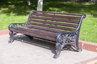 Pushkino, Rusya. Bulvarı'ndaki şık bir bahçe Bank