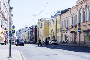 Moskova, Rusya, 12 Nisan 2015 tarihinde. Bahar öğleden sonra tipik kentsel görünümü.