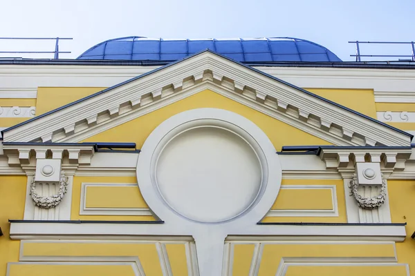 Moskau, russland, am 12. april 2015. architektonisches fragment des typischen moskauer stadtwohnsitzes des xix jahrhunderts — Stockfoto